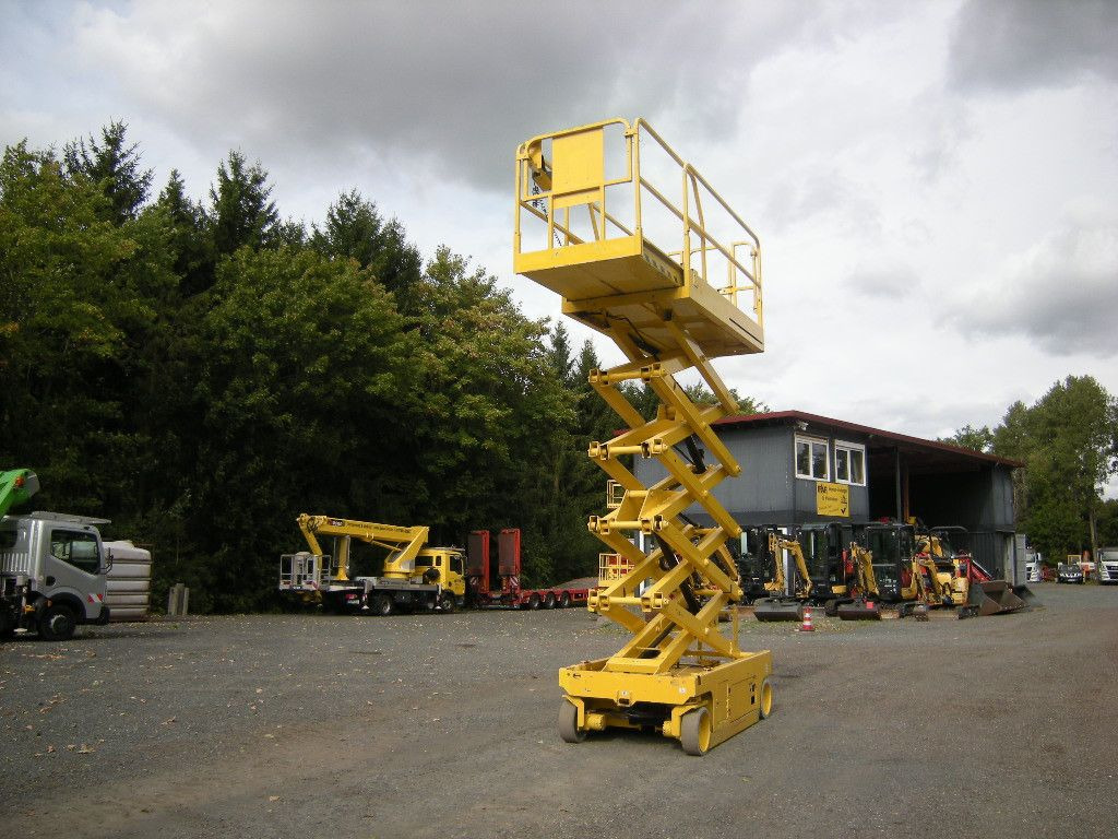 JLG 3246, Scherenarbeitsbühne, 11,9 m - Autobokštelio: foto 4 JLG 3246, Scherenarbeitsbühne, 11,9 m - Autobokštelio: foto 4