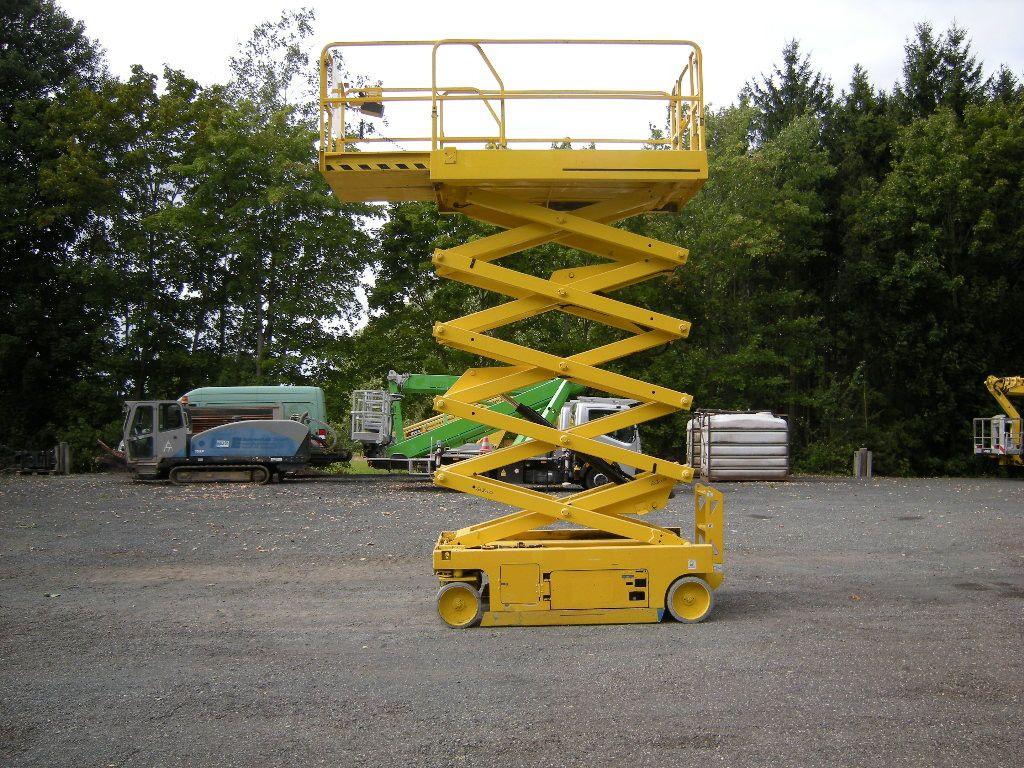 JLG 3246, Scherenarbeitsbühne, 11,9 m - Autobokštelio: foto 3 JLG 3246, Scherenarbeitsbühne, 11,9 m - Autobokštelio: foto 3