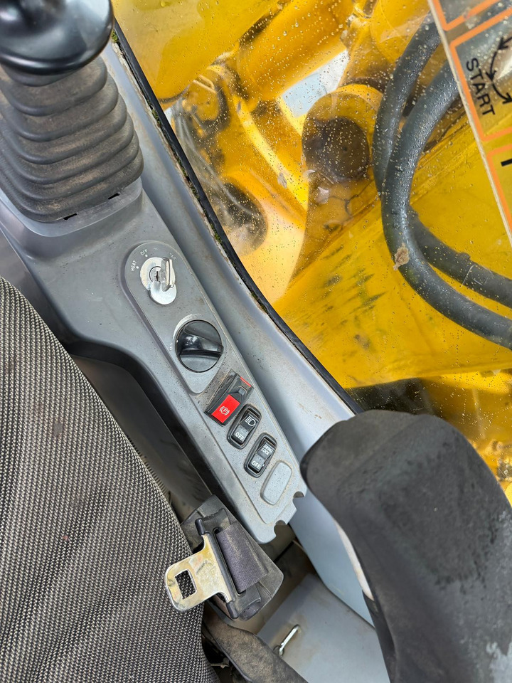 Komatsu PW 180 - 7 - Ratinis ekskavatorius: foto 3 Komatsu PW 180 - 7 - Ratinis ekskavatorius: foto 3