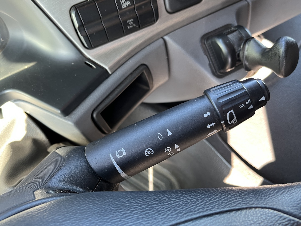 Mercedes-Benz 2541 6x2 Atlas 135.2E Pritsche 8,20 m Ausziehbar - Tentinis sunkvežimis, Sunkvežimis su kranu: foto 2 Mercedes-Benz 2541 6x2 Atlas 135.2E Pritsche 8,20 m Ausziehbar - Tentinis sunkvežimis, Sunkvežimis su kranu: foto 2