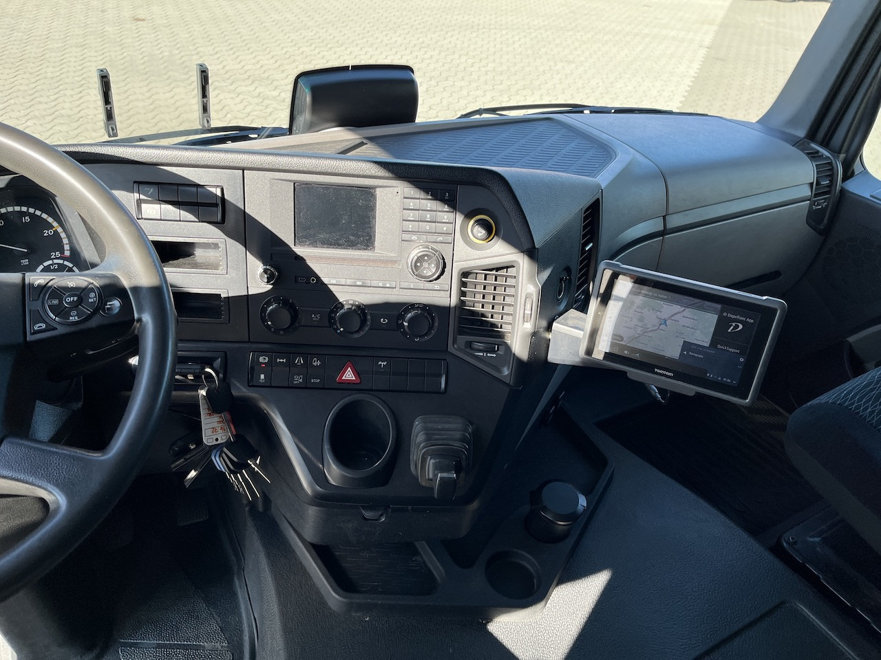 Mercedes-Benz Antos 1840 4x4 HAD LBW Kühlung Flüssigstickstoff - Furgonas sunkvežimis: foto 2 Mercedes-Benz Antos 1840 4x4 HAD LBW Kühlung Flüssigstickstoff - Furgonas sunkvežimis: foto 2