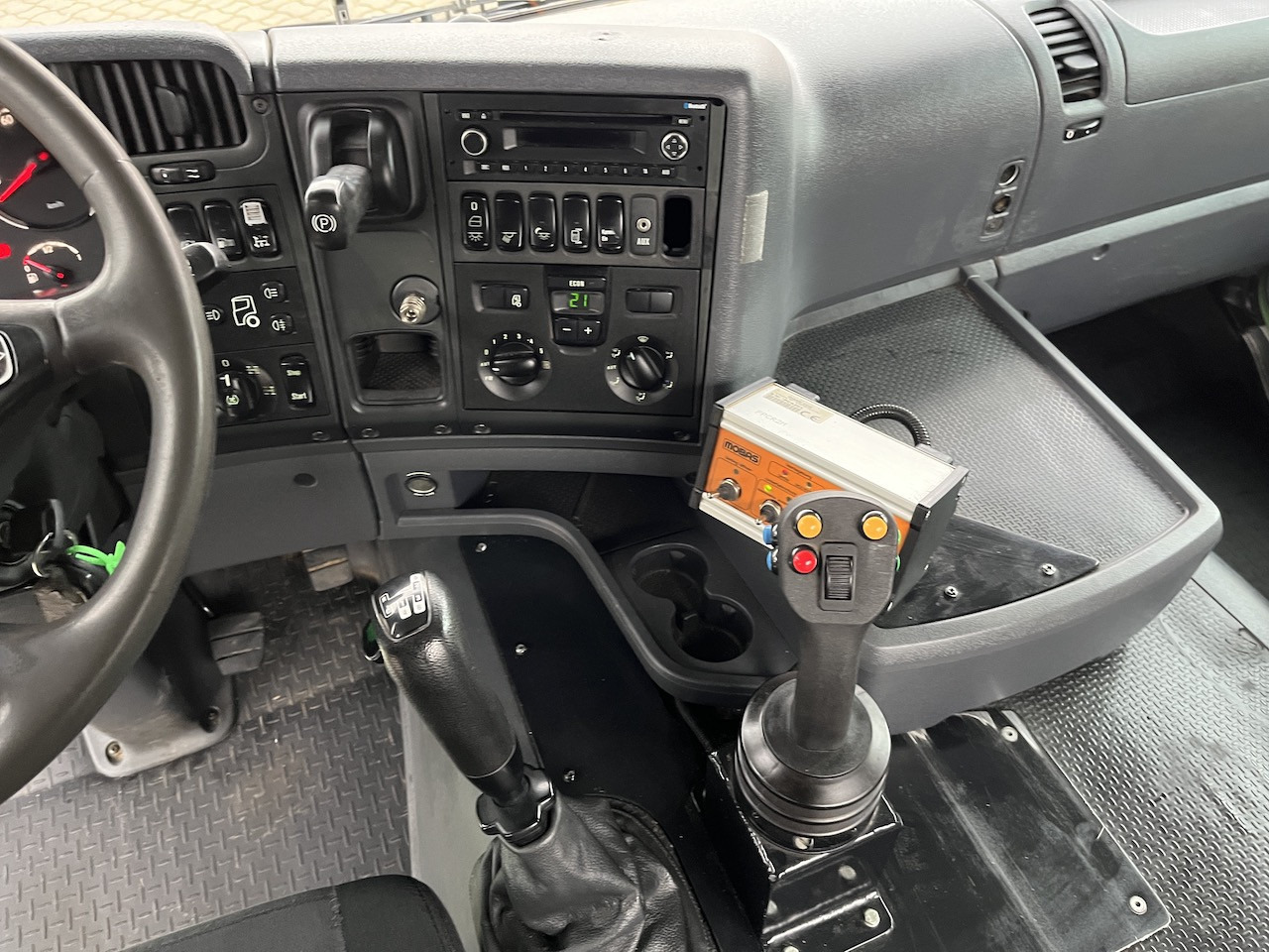 Scania G 450 8x4 Trösch Abrollkipper - Hook-lift sunkvežimis: foto 4 Scania G 450 8x4 Trösch Abrollkipper - Hook-lift sunkvežimis: foto 4