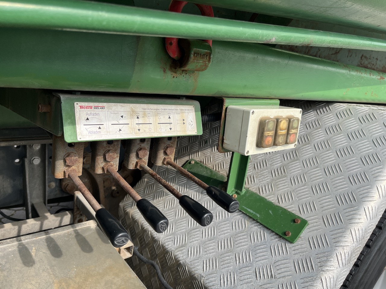 Scania P360 6x2 Trösch Absetzkipper Container - Nuožulnaus pakėlimo ant platformos sunkvežimis: foto 5 Scania P360 6x2 Trösch Absetzkipper Container - Nuožulnaus pakėlimo ant platformos sunkvežimis: foto 5