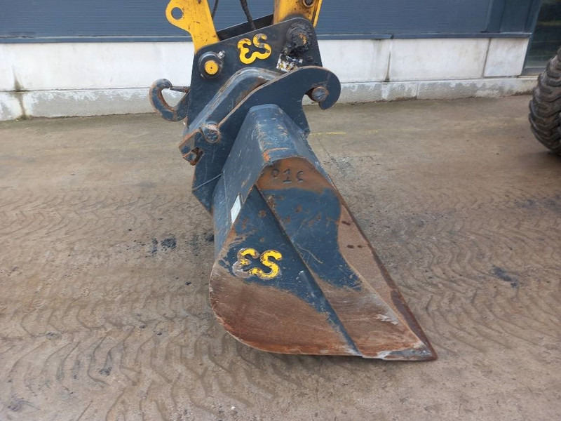 Komatsu PW160-11E0 - Ratinis ekskavatorius: foto 3 Komatsu PW160-11E0 - Ratinis ekskavatorius: foto 3