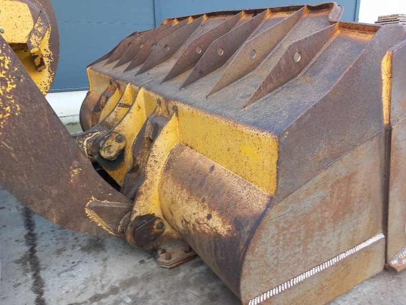 Komatsu WA500-7 - Ratinis krautuvas: foto 5 Komatsu WA500-7 - Ratinis krautuvas: foto 5