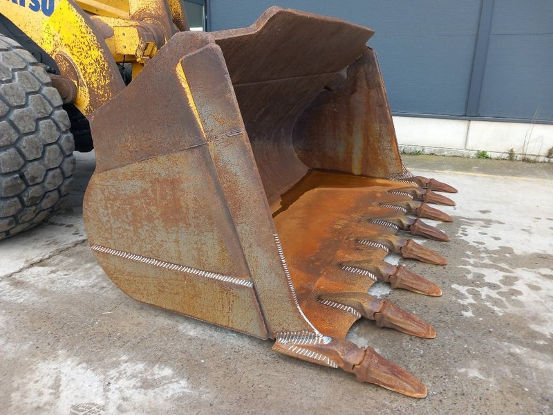 Komatsu WA500-7 - Ratinis krautuvas: foto 3 Komatsu WA500-7 - Ratinis krautuvas: foto 3