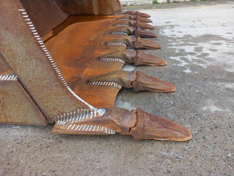 Komatsu WA500-7 - Ratinis krautuvas: foto 4 Komatsu WA500-7 - Ratinis krautuvas: foto 4