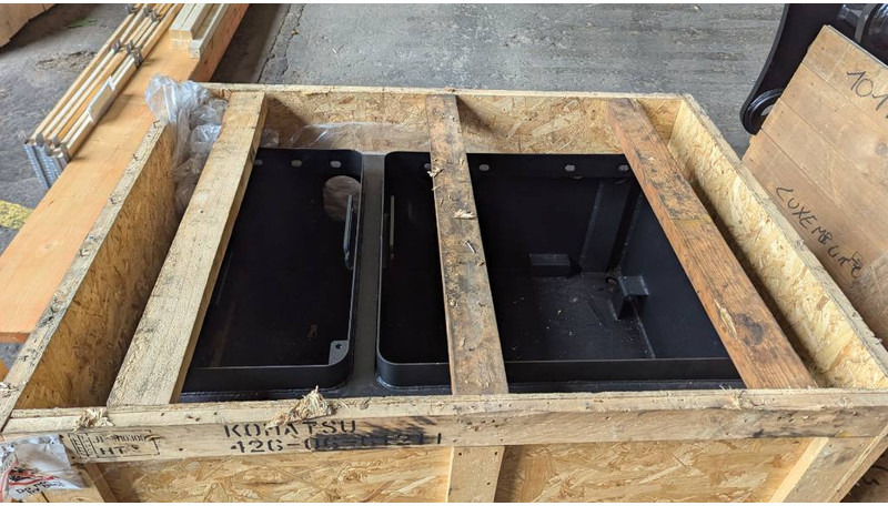 Komatsu WA600-8 BATTERY BOX 426-06-61211 - Rėmas/ Važiuoklė - Statybinė technika: foto 4 Komatsu WA600-8 BATTERY BOX 426-06-61211 - Rėmas/ Važiuoklė - Statybinė technika: foto 4