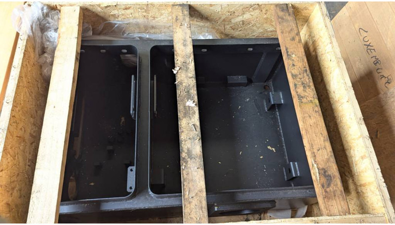 Komatsu WA600-8 BATTERY BOX 426-06-61211 - Rėmas/ Važiuoklė - Statybinė technika: foto 5 Komatsu WA600-8 BATTERY BOX 426-06-61211 - Rėmas/ Važiuoklė - Statybinė technika: foto 5