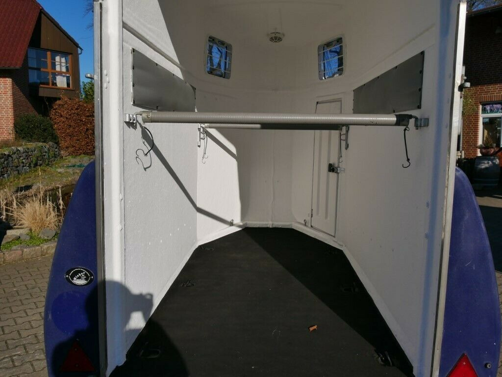 Böckmann 1,5 Pferde Heckklappe schwenkbar - Priekaba žirgams vežti: foto 4 Böckmann 1,5 Pferde Heckklappe schwenkbar - Priekaba žirgams vežti: foto 4