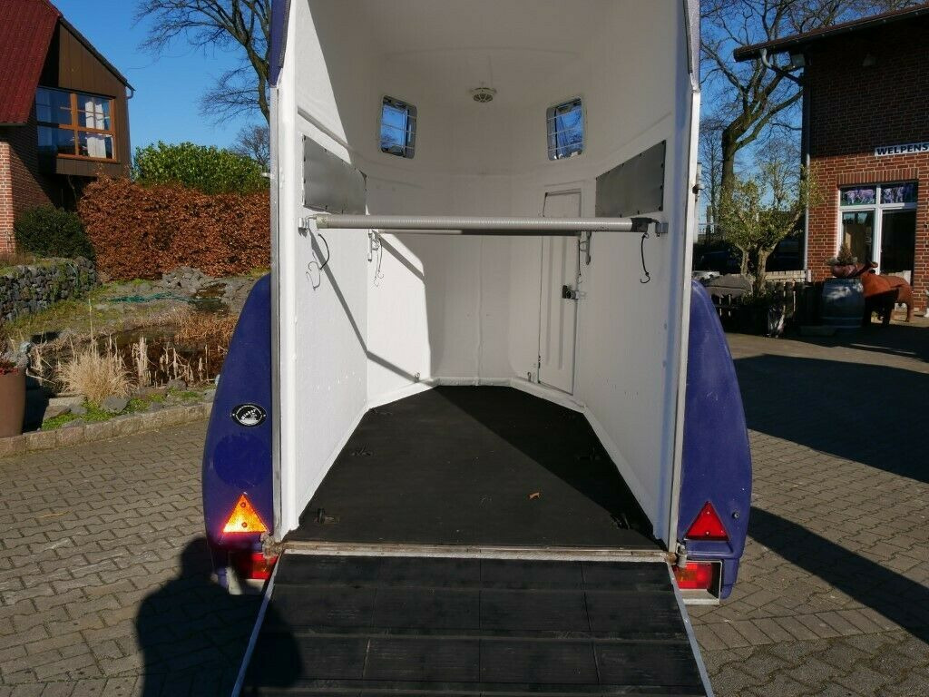 Böckmann 1,5 Pferde Heckklappe schwenkbar - Priekaba žirgams vežti: foto 3 Böckmann 1,5 Pferde Heckklappe schwenkbar - Priekaba žirgams vežti: foto 3