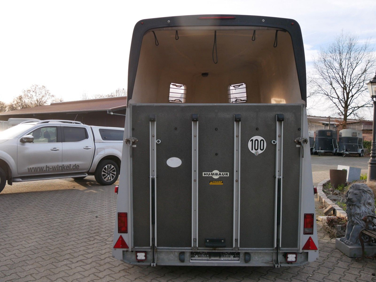 Humbaur Atis 2 Pferde Sattelkammer - Gyvulių pervežimo priekaba: foto 2 Humbaur Atis 2 Pferde Sattelkammer - Gyvulių pervežimo priekaba: foto 2