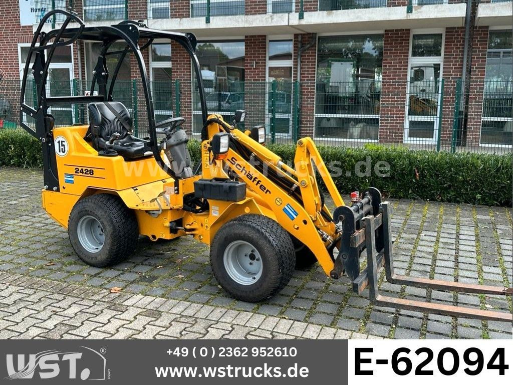 Schäffer 2428 SLT Fahrerschutzkabine , Gabel , Schaufel - Ratinis krautuvas: foto 1 Schäffer 2428 SLT Fahrerschutzkabine , Gabel , Schaufel - Ratinis krautuvas: foto 1