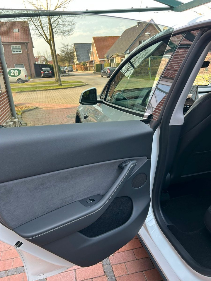 Sedanas Tesla Model Y Hinterradantrieb RWD: foto 25