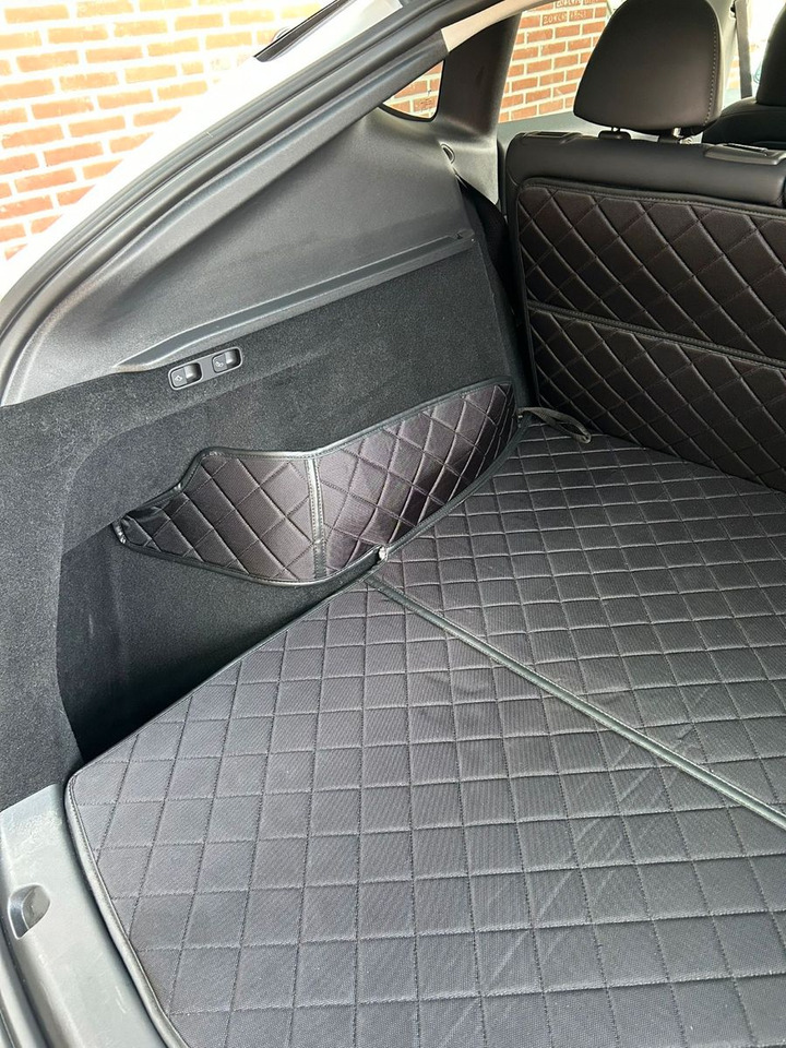 Sedanas Tesla Model Y Hinterradantrieb RWD: foto 39