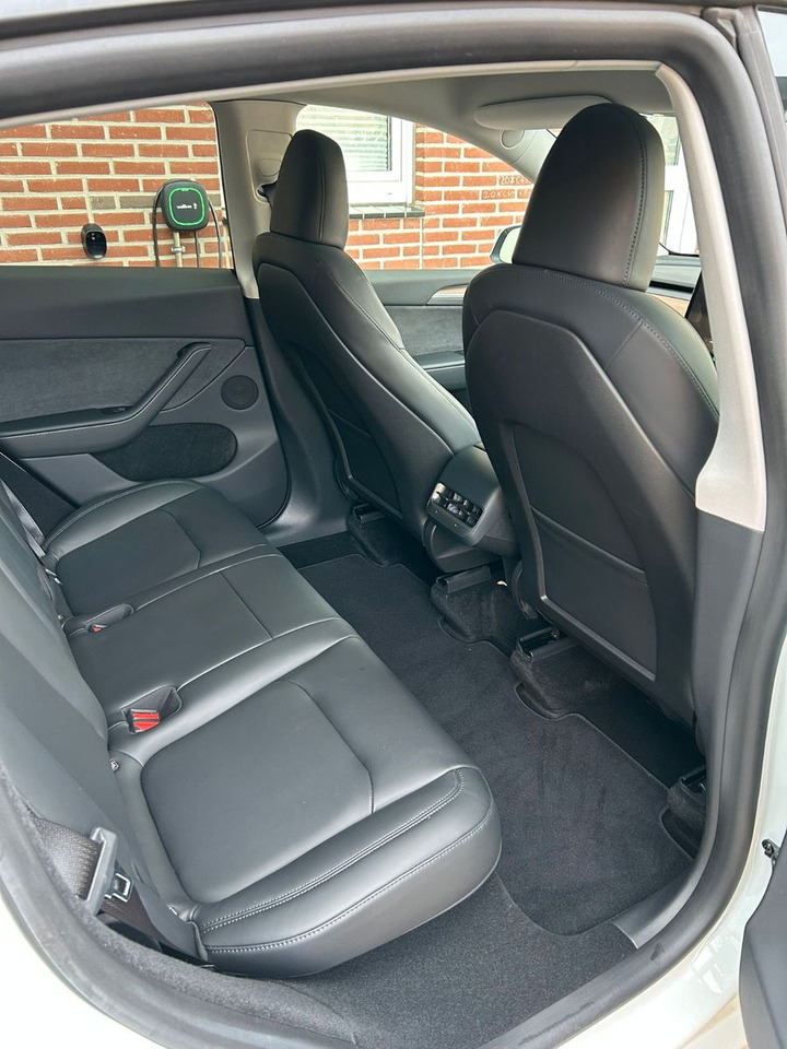 Sedanas Tesla Model Y Hinterradantrieb RWD: foto 42