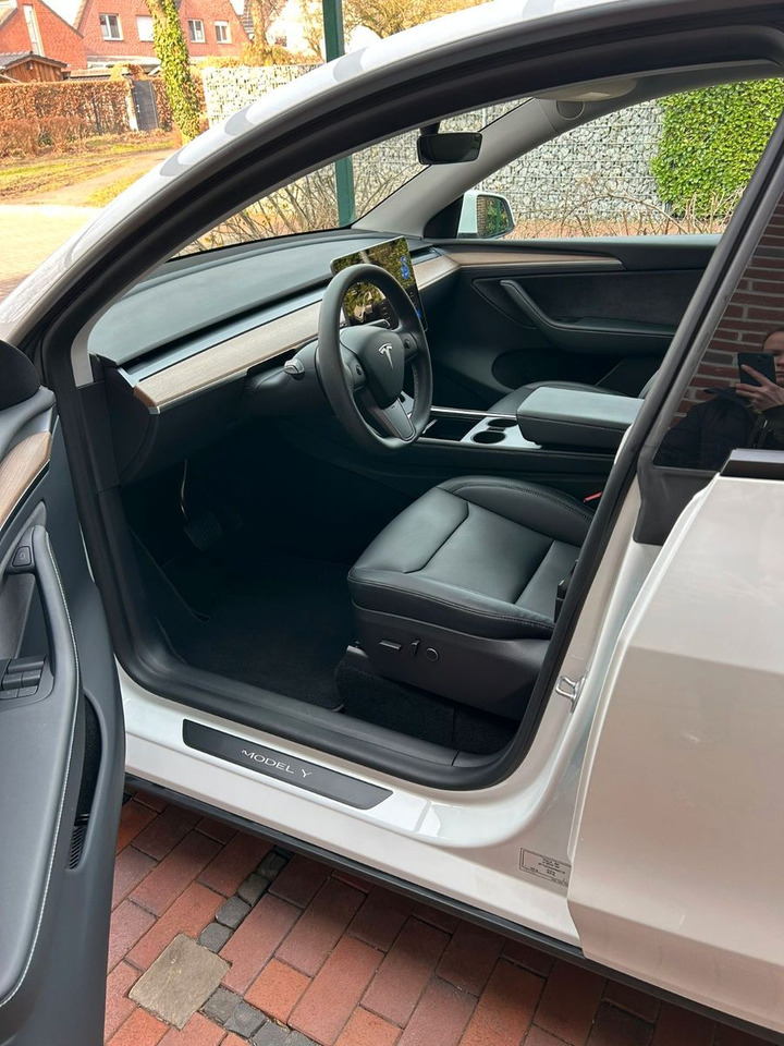 Sedanas Tesla Model Y Hinterradantrieb RWD: foto 33