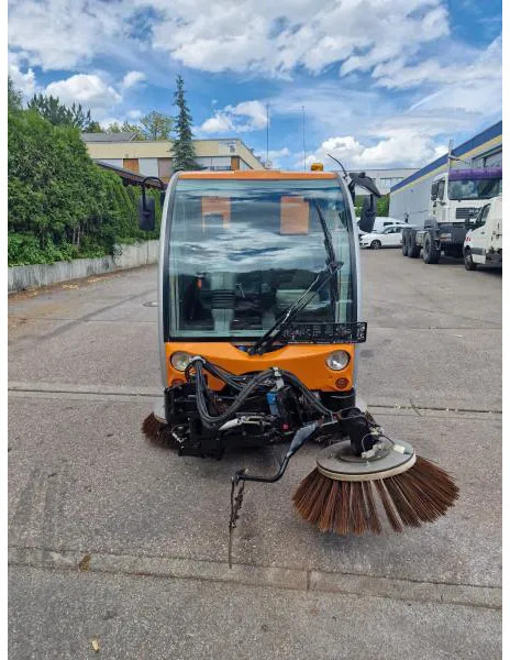 Bucher Kehrmaschine BUCHER-GUYER Kehrmaschine EG 4.500 kg Diesel Topzustand - Grindų šlavimo mašina: foto 3 Bucher Kehrmaschine BUCHER-GUYER Kehrmaschine EG 4.500 kg Diesel Topzustand - Grindų šlavimo mašina: foto 3