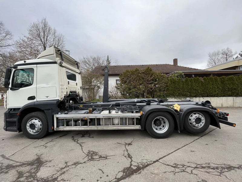 Mercedes-Benz Actros 2543 BL 6x2 MEILLER Abroller TÜV NEU! - Hook-lift sunkvežimis: foto 2 Mercedes-Benz Actros 2543 BL 6x2 MEILLER Abroller TÜV NEU! - Hook-lift sunkvežimis: foto 2