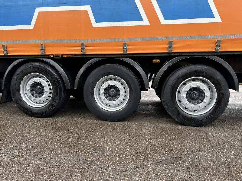 Schwarzmüller 3-Achs Tautliner 3-Achs Tautliner Schiebeplane Edscha Liftachse - Tentinė puspriekabė: foto 4 Schwarzmüller 3-Achs Tautliner 3-Achs Tautliner Schiebeplane Edscha Liftachse - Tentinė puspriekabė: foto 4