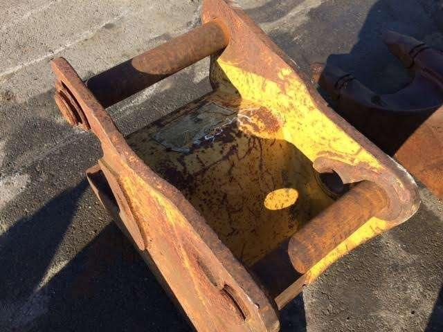 CATERPILLAR 290mm - Type Tractopelle - Ekskavatoriaus kaušas: foto 4 CATERPILLAR 290mm - Type Tractopelle - Ekskavatoriaus kaušas: foto 4