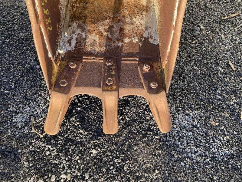 CATERPILLAR 420mm - Ekskavatoriaus kaušas: foto 2 CATERPILLAR 420mm - Ekskavatoriaus kaušas: foto 2