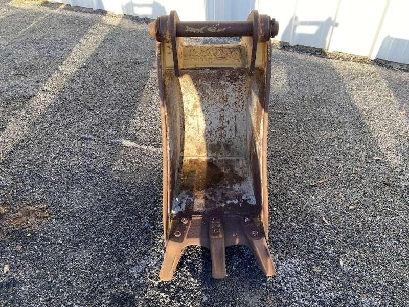 CATERPILLAR 420mm - Ekskavatoriaus kaušas: foto 3 CATERPILLAR 420mm - Ekskavatoriaus kaušas: foto 3