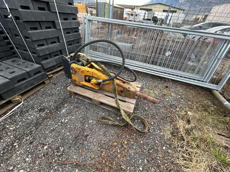 MONTABERT PELLE 8 TONNES / TRACTOPELLE - Hidraulinis kūjis: foto 3 MONTABERT PELLE 8 TONNES / TRACTOPELLE - Hidraulinis kūjis: foto 3