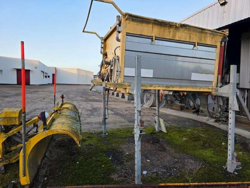 SALEUSE + LAME A NEIGE - Sniego peilis, Smėlio/ Druskos barstytuvas: foto 1 SALEUSE + LAME A NEIGE - Sniego peilis, Smėlio/ Druskos barstytuvas: foto 1