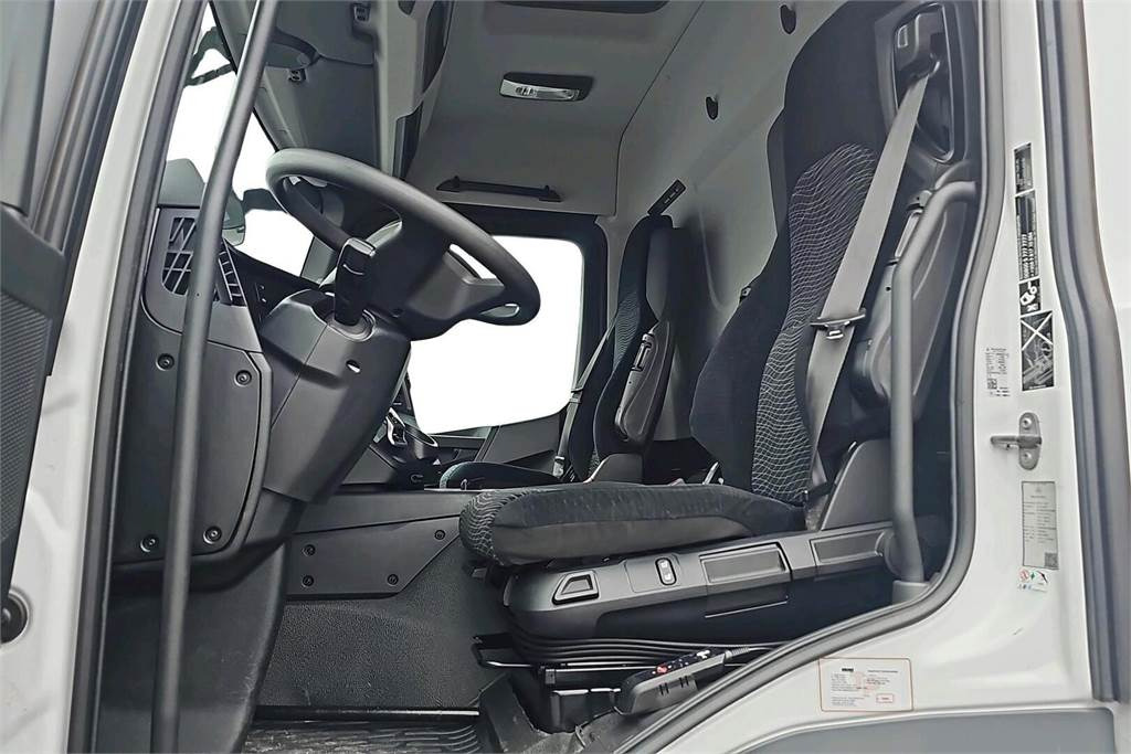 Interior photo 1: Furgonas sunkvežimis Mercedes-Benz ACTROS 5 SM 1827 L KSA