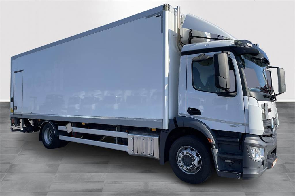 Mercedes-Benz Actros 1827 4x2 8,7m umpikori+PL nostin - Furgonas sunkvežimis: foto 2 Mercedes-Benz Actros 1827 4x2 8,7m umpikori+PL nostin - Furgonas sunkvežimis: foto 2
