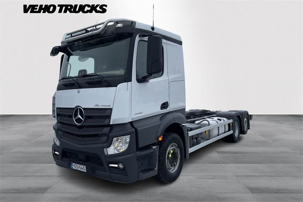 Mercedes-Benz Actros 2551L 6x2 alusta - Važiuoklės sunkvežimis: foto 1 Mercedes-Benz Actros 2551L 6x2 alusta - Važiuoklės sunkvežimis: foto 1