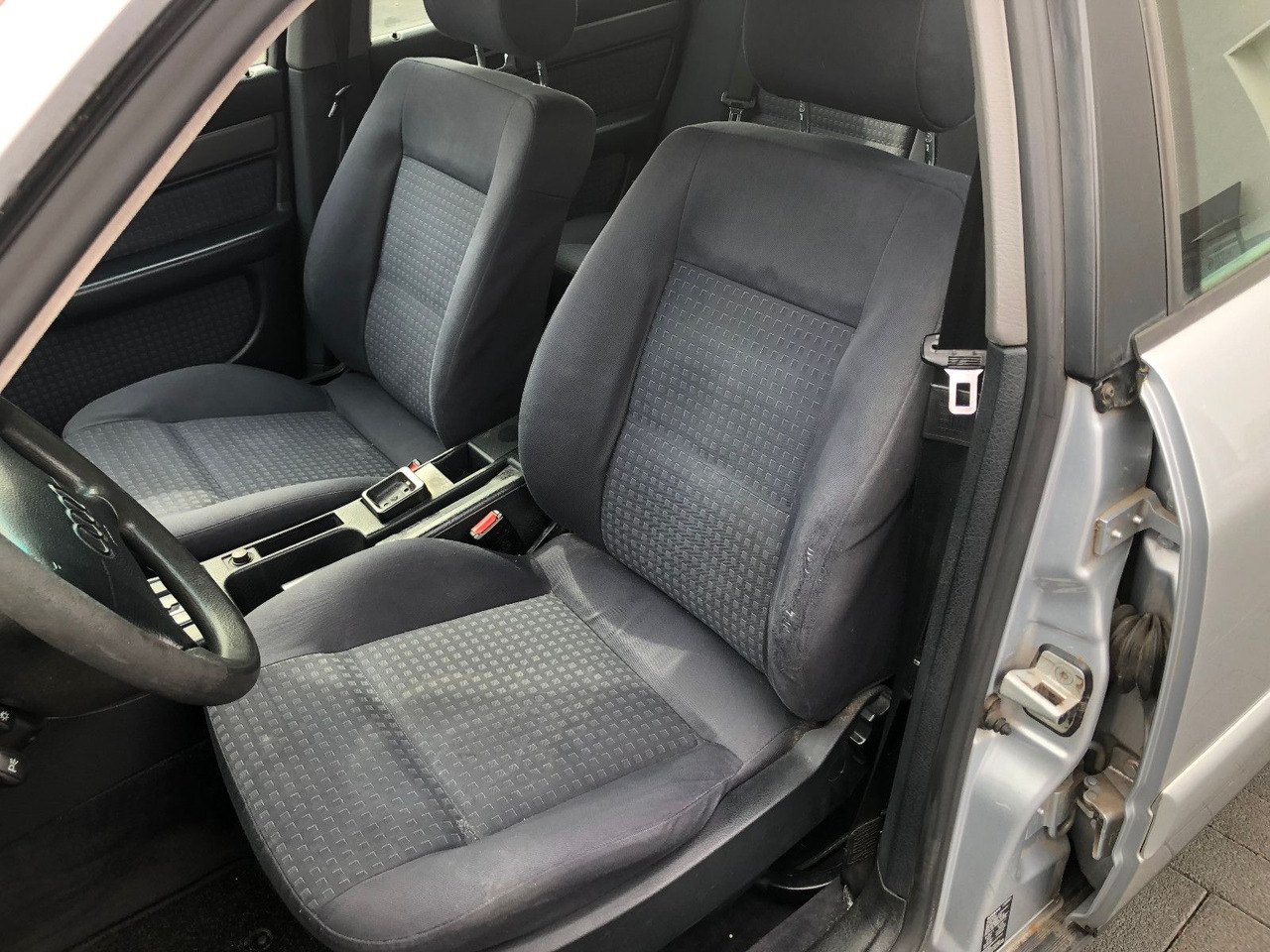 Sedanas Audi A6 C4 1.8 Auto: foto 14