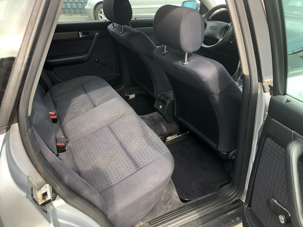 Sedanas Audi A6 C4 1.8 Auto: foto 16