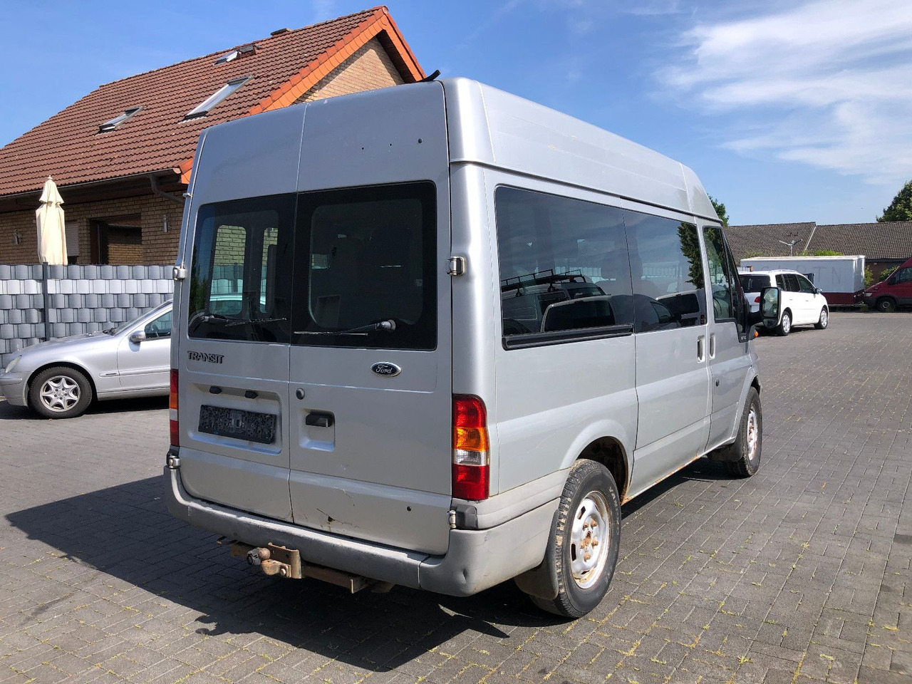 Ford Transit 2.4 TDi, Heckantrieb, 8-Sitzer, Klima - Keleivinis furgonas: foto 2 Ford Transit 2.4 TDi, Heckantrieb, 8-Sitzer, Klima - Keleivinis furgonas: foto 2