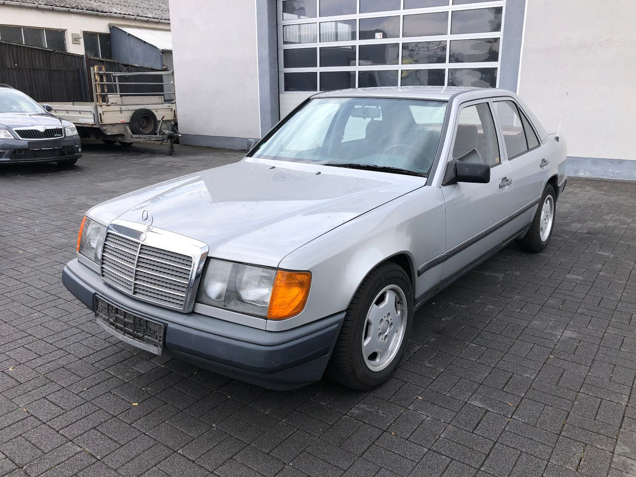 Mercedes-Benz W124 E 260 - Sedanas: foto 1 Mercedes-Benz W124 E 260 - Sedanas: foto 1