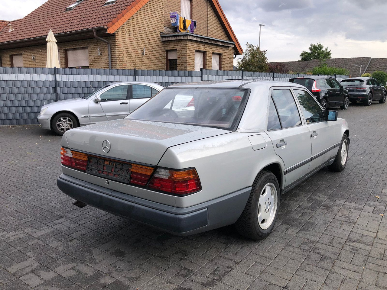 Mercedes-Benz W124 E 260 - Sedanas: foto 2 Mercedes-Benz W124 E 260 - Sedanas: foto 2