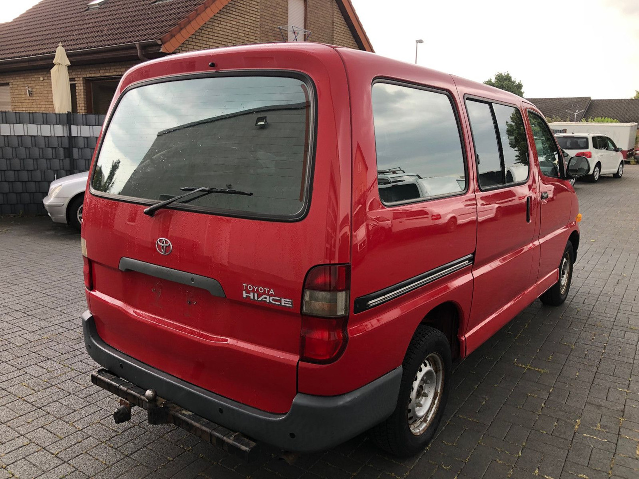 Toyota Hiace 2.7 i Benziner, 9-Sitzer, 1. Hand - Keleivinis furgonas: foto 2 Toyota Hiace 2.7 i Benziner, 9-Sitzer, 1. Hand - Keleivinis furgonas: foto 2