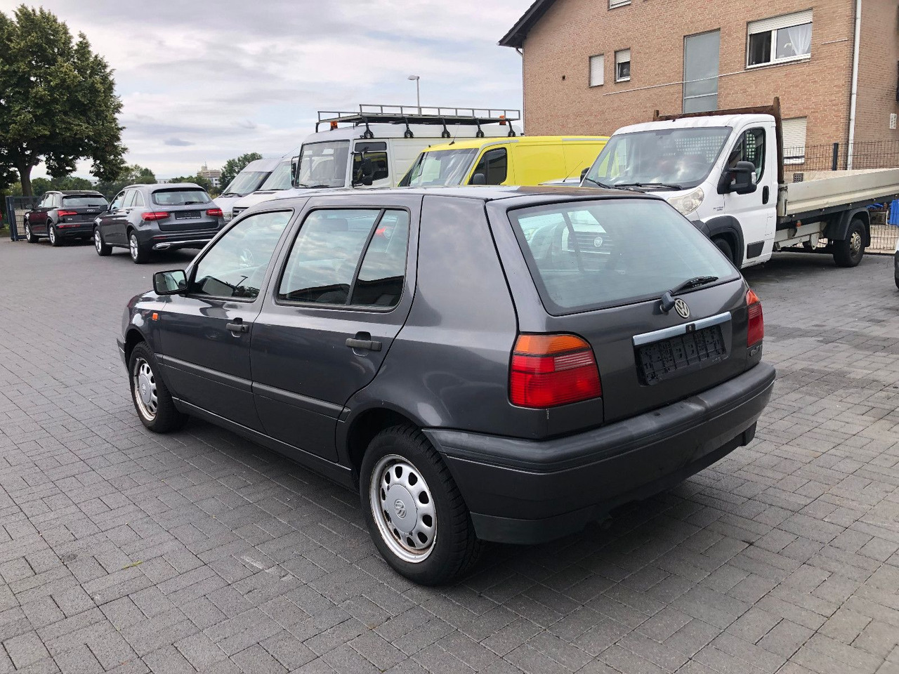 Volkswagen Golf 1.8 GL Klima - Sedanas: foto 4 Volkswagen Golf 1.8 GL Klima - Sedanas: foto 4