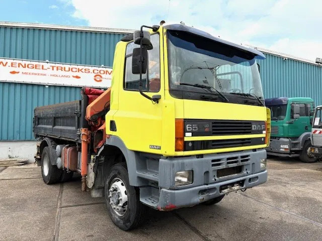 DAF 65 -180ATI 4x4 FULL STEEL 3-WAY KIPPER AND PALFINGER CRANE (EURO 2 / MANUAL GEARBOX / FULL STEEL SUSPENSION / ETC.) - Savivartis sunkvežimis, Sunkvežimis su kranu: foto 2 DAF 65 -180ATI 4x4 FULL STEEL 3-WAY KIPPER AND PALFINGER CRANE (EURO 2 / MANUAL GEARBOX / FULL STEEL SUSPENSION / ETC.) - Savivartis sunkvežimis, Sunkvežimis su kranu: foto 2