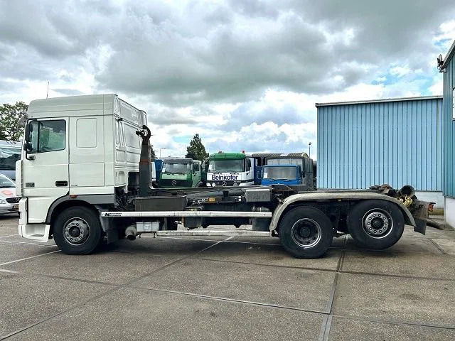 DAF 95.480 XF SPACECAB 6x2 WITH HOOK-ARM SYSTEM (EURO 3 / ZF16 MANUAL GEARBOX / ZF-INTARDER / STEEL-/AIR SUSPENSION / AIRCONDITIONIN - Hook-lift sunkvežimis: foto 5 DAF 95.480 XF SPACECAB 6x2 WITH HOOK-ARM SYSTEM (EURO 3 / ZF16 MANUAL GEARBOX / ZF-INTARDER / STEEL-/AIR SUSPENSION / AIRCONDITIONIN - Hook-lift sunkvežimis: foto 5