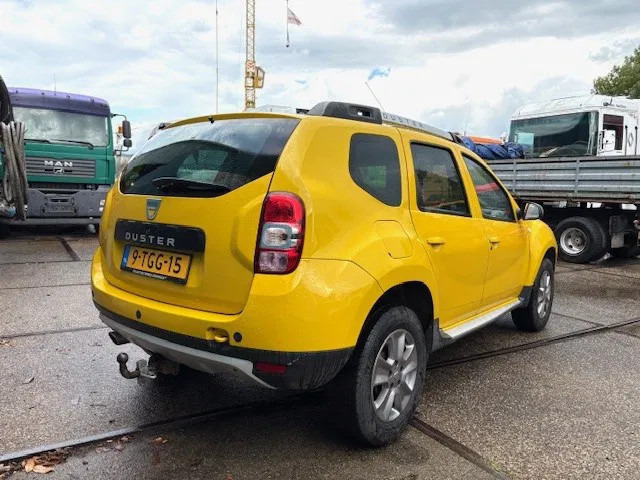 Dacia Duster 1.5DCI 4x4 MINI MPV (6 GEARS MANUAL GEARBOX / AIRCONDITIONING / CRUISE CONTROL / ETC.) - Lengvasis automobilis: foto 3 Dacia Duster 1.5DCI 4x4 MINI MPV (6 GEARS MANUAL GEARBOX / AIRCONDITIONING / CRUISE CONTROL / ETC.) - Lengvasis automobilis: foto 3
