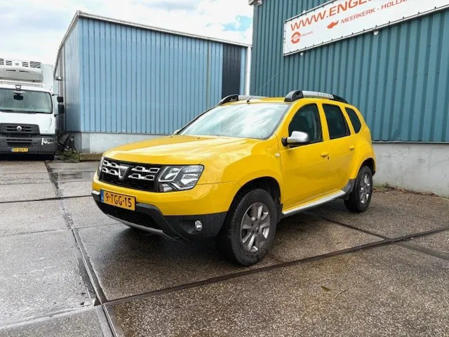 Dacia Duster 1.5DCI 4x4 MINI MPV (6 GEARS MANUAL GEARBOX / AIRCONDITIONING / CRUISE CONTROL / ETC.) - Lengvasis automobilis: foto 1 Dacia Duster 1.5DCI 4x4 MINI MPV (6 GEARS MANUAL GEARBOX / AIRCONDITIONING / CRUISE CONTROL / ETC.) - Lengvasis automobilis: foto 1