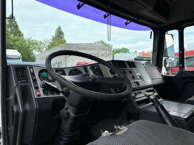 MAN 26.414 FNL-T (6-CILINDERHEADS) 6x4 CHASSIS (EURO 2 / ZF16 MANUAL GEARBOX / REDUCTION AXLES) lizingą MAN 26.414 FNL-T (6-CILINDERHEADS) 6x4 CHASSIS (EURO 2 / ZF16 MANUAL GEARBOX / REDUCTION AXLES): foto 7