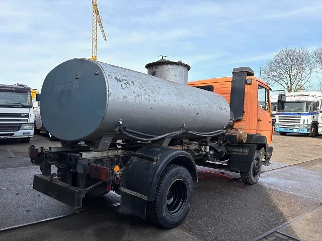 Mercedes-Benz 914 KO RHD 4x2 FULL STEEL TANK TRUCK (6-CILINDER ENGINE / MANUAL GEARBOX / FULL STEEL SUSPENSION) - Autocisterna: foto 3 Mercedes-Benz 914 KO RHD 4x2 FULL STEEL TANK TRUCK (6-CILINDER ENGINE / MANUAL GEARBOX / FULL STEEL SUSPENSION) - Autocisterna: foto 3