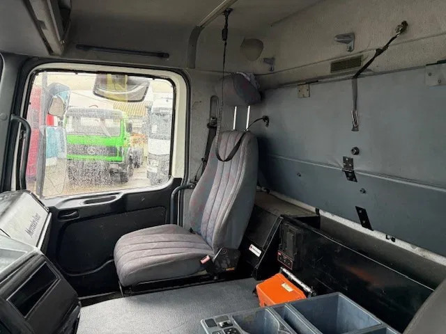 Mercedes-Benz Actros 2031 K WITH PALFINGER PK1101 CRANE (MANUAL GEARBOX / FULL STEEL SUSPENSION / REDUCTION AXLE / REMOTE CONTROL) lizingą Mercedes-Benz Actros 2031 K WITH PALFINGER PK1101 CRANE (MANUAL GEARBOX / FULL STEEL SUSPENSION / REDUCTION AXLE / REMOTE CONTROL): foto 16