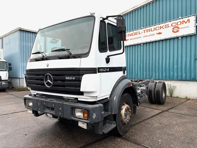 Mercedes-Benz SK 1824 K (ONLY 226.000 KM!) 4x2 FULL STEEL CHASSIS (MANUAL GEARBOX / REDUCTION AXLE / FULL STEEL SUSPENSION / P.T.O.) - Važiuoklės sunkvežimis: foto 1 Mercedes-Benz SK 1824 K (ONLY 226.000 KM!) 4x2 FULL STEEL CHASSIS (MANUAL GEARBOX / REDUCTION AXLE / FULL STEEL SUSPENSION / P.T.O.) - Važiuoklės sunkvežimis: foto 1