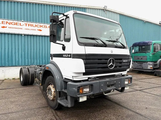 Mercedes-Benz SK 1824 K (ONLY 226.000 KM!) 4x2 FULL STEEL CHASSIS (MANUAL GEARBOX / REDUCTION AXLE / FULL STEEL SUSPENSION / P.T.O.) - Važiuoklės sunkvežimis: foto 2 Mercedes-Benz SK 1824 K (ONLY 226.000 KM!) 4x2 FULL STEEL CHASSIS (MANUAL GEARBOX / REDUCTION AXLE / FULL STEEL SUSPENSION / P.T.O.) - Važiuoklės sunkvežimis: foto 2