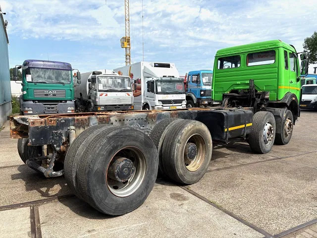 Mercedes-Benz SK 3335K 8x4 FULL STEEL CHASSIS (ZF16 MANUAL GEARBOX / RETARDER / FULL STEEL SUSPENSION / REDUCTION AXLES) - Važiuoklės sunkvežimis: foto 3 Mercedes-Benz SK 3335K 8x4 FULL STEEL CHASSIS (ZF16 MANUAL GEARBOX / RETARDER / FULL STEEL SUSPENSION / REDUCTION AXLES) - Važiuoklės sunkvežimis: foto 3