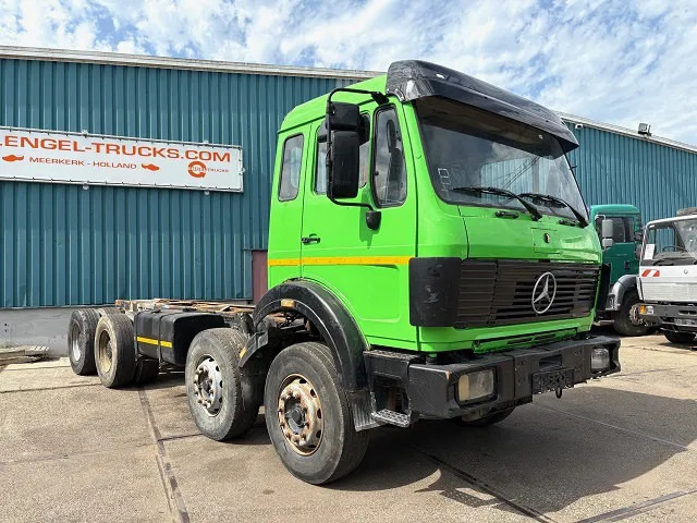 Mercedes-Benz SK 3335K 8x4 FULL STEEL CHASSIS (ZF16 MANUAL GEARBOX / RETARDER / FULL STEEL SUSPENSION / REDUCTION AXLES) - Važiuoklės sunkvežimis: foto 2 Mercedes-Benz SK 3335K 8x4 FULL STEEL CHASSIS (ZF16 MANUAL GEARBOX / RETARDER / FULL STEEL SUSPENSION / REDUCTION AXLES) - Važiuoklės sunkvežimis: foto 2